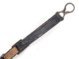 1.Weltkrieg, Kinnriemen für eine Pickelhaube für Mannschaften. Gesamtlänge mit Beschlägen 32cm. Neuzeitliche Fertigung