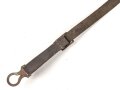 1.Weltkrieg, Kinnriemen für eine Pickelhaube für Mannschaften. Gesamtlänge mit Beschlägen 44cm. Neuzeitliche Fertigung , Leder trocken