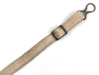 1.Weltkrieg, Kinnriemen für eine Pickelhaube für Mannschaften. Gesamtlänge mit Beschlägen 39cm. Neuzeitliche Fertigung