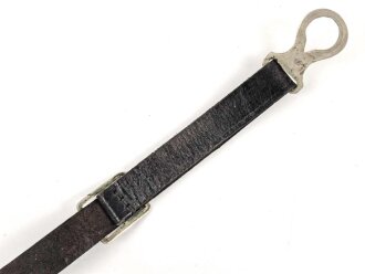 Kaiserreich, Kinnriemen für eine Pickelhaube für Mannschaften. Beschläge Buntmetall versilbert, Gesamtlänge mit Beschlägen 35,5cm
