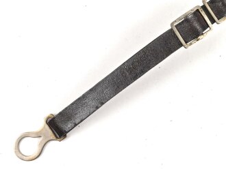 Kaiserreich, Kinnriemen für eine Pickelhaube für Mannschaften. Beschläge Buntmetall versilbert, Gesamtlänge mit Beschlägen 36cm