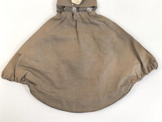 1.Weltkrieg, feldgrauer Überzug für eine Pickelhaube für Offiziere. Ungetragenes Stück mit Papieretikett
