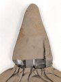1.Weltkrieg, feldgrauer Überzug für eine Pickelhaube für Offiziere. Ungetragenes Stück mit Papieretikett