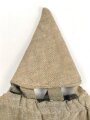 1.Weltkrieg, feldgrauer Überzug für eine Pickelhaube für Offiziere. Getragen, guter Gesamtzustand, wendbare Variante mit rotem Manöverband