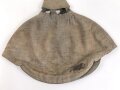 1.Weltkrieg, feldgrauer Überzug für eine Pickelhaube für Offiziere. Getragen, guter Gesamtzustand, wendbare Variante mit rotem Manöverband