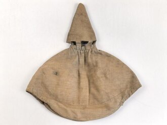 1.Weltkrieg, feldgrauer Überzug für eine Pickelhaube für Offiziere. Getragen, guter Gesamtzustand, wendbare Variante mit rotem Manöverband