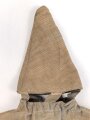 1.Weltkrieg, feldgrauer Überzug für eine Pickelhaube für Offiziere. Getragen, guter Gesamtzustand, wendbare Variante mit rotem Manöverband
