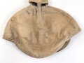 1.Weltkrieg, feldgrauer Überzug für eine Pickelhaube für Offiziere im hessischen Infanterie Regiment Nr. 118. Getragenes Stück, wendbare Variante mit rotem Manöverband