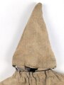 1.Weltkrieg, feldgrauer Überzug für eine Pickelhaube für Offiziere im hessischen Infanterie Regiment Nr. 118. Getragenes Stück, wendbare Variante mit rotem Manöverband