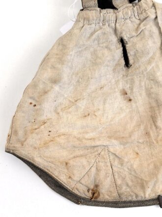 1.Weltkrieg, wendbarer - feldgrau/ weißer - Überzug für eine Pickelhaube für Mannschaften . Stark getragenes Stück. Rarität
