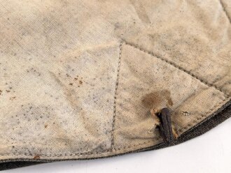 1.Weltkrieg, wendbarer - feldgrau/ weißer - Überzug für eine Pickelhaube für Mannschaften . Stark getragenes Stück. Rarität