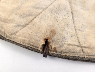 1.Weltkrieg, wendbarer - feldgrau/ weißer - Überzug für eine Pickelhaube für Mannschaften . Stark getragenes Stück. Rarität