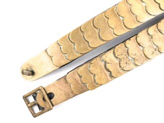 Schuppenkette für eine Pickelhaube. Gesamtlänge 33,5cm, Messing