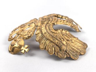 Preußen, Emblem für eine Pickelhaube für Mannschaften. Messing vergoldet, Befestigungsabstand etwa 74mm