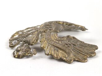Preußen, Emblem für eine Pickelhaube für Mannschaften. Messing vergoldet, Befestigungsabstand etwa 81mm