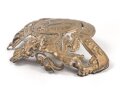Bayern, Emblem für eine Pickelhaube für Offiziere. Buntmetall lackiert. Kleine Ausführung, Gesamte Breite etwas über 12cm, Befestigungsabstand etwa 51mm