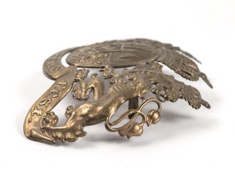 Bayern, Emblem für eine Pickelhaube für Offiziere. Messing. Kleine Ausführung, Gesamte Breite etwas über 12cm, Befestigungsabstand etwa 59mm