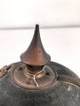 Bayern, Pickelhaube als Dachbodenfund. Ungereinigtes Stück mit guter Sustanz