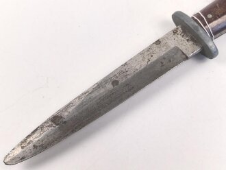 Kampfmesser / Stiefelmesser Wehrmacht. Hersteller "Fabrik Marke  PUMA Solingen" Scheide fehlt, Klingenspitze abgebrochen