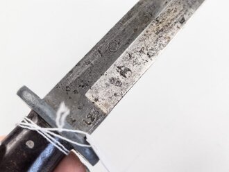 Kampfmesser / Stiefelmesser Wehrmacht. Hersteller "Fabrik Marke  PUMA Solingen" Scheide fehlt, Klingenspitze abgebrochen