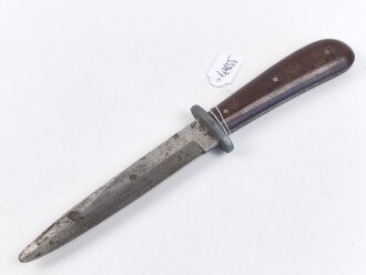 Kampfmesser / Stiefelmesser Wehrmacht. Hersteller "Fabrik Marke  PUMA Solingen" Scheide fehlt, Klingenspitze abgebrochen