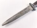 Kampfmesser / Stiefelmesser Wehrmacht. Hersteller "Fabrik Marke  PUMA Solingen" Scheide fehlt, Klingenspitze abgebrochen