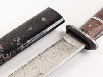 Kampfmesser / Stiefelmesser Wehrmacht. "PUMA Solingen" ohne Herstellermarkierung. Scheide Originallack