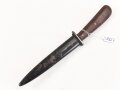 Kampfmesser / Stiefelmesser Wehrmacht. "PUMA Solingen" ohne Herstellermarkierung. Scheide Originallack