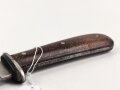 Kampfmesser / Stiefelmesser Wehrmacht. "PUMA Solingen" ohne Herstellermarkierung. Scheide Originallack