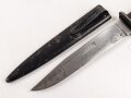 Kampfmesser / Stiefelmesser Wehrmacht. "PUMA Solingen" ohne Herstellermarkierung. Scheide Originallack