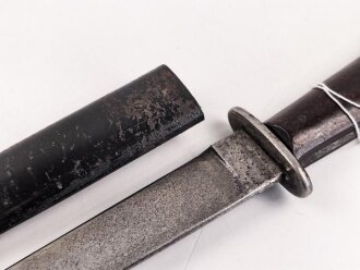 Kampfmesser / Stiefelmesser Wehrmacht. Hersteller "PUMA Solingen" Scheide Originallack