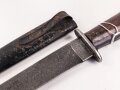Kampfmesser / Stiefelmesser Wehrmacht. Hersteller "PUMA Solingen" Scheide Originallack