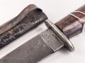 Kampfmesser / Stiefelmesser Wehrmacht. Hersteller "PUMA Solingen" Scheide Originallack