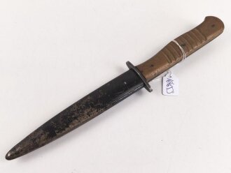 Kampfmesser / Stiefelmesser Wehrmacht. "Bowieklinge" Scheide Originallack