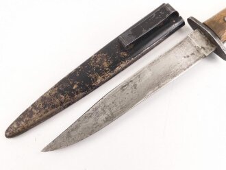 Kampfmesser / Stiefelmesser Wehrmacht. "Bowieklinge" Scheide Originallack