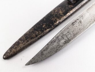 Kampfmesser / Stiefelmesser Wehrmacht. "Bowieklinge" Scheide Originallack