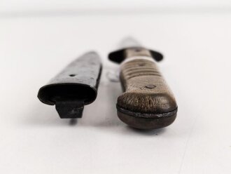 Kampfmesser / Stiefelmesser Wehrmacht. "Bowieklinge" Scheide Originallack