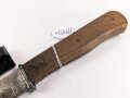 Kampfmesser / Stiefelmesser Wehrmacht. Hersteller " F.W.Höller Solingen" ,  Scheide Originallack, Klingenspitze abgebrochen
