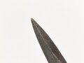 Kampfmesser / Stiefelmesser Wehrmacht. Hersteller " F.W.Höller Solingen" ,  Scheide Originallack, Klingenspitze abgebrochen