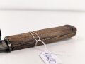 Kampfmesser / Stiefelmesser Wehrmacht. Hersteller " F.W.Höller Solingen" ,  Scheide Originallack, Klingenspitze abgebrochen