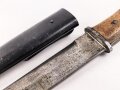 Kampfmesser / Stiefelmesser Wehrmacht. Hersteller " F.W.Höller Solingen" ,  Scheide Originallack, Klingenspitze abgebrochen