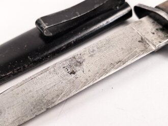 Kampfmesser / Stiefelmesser Wehrmacht. "Bowieklinge" Scheide Originallack