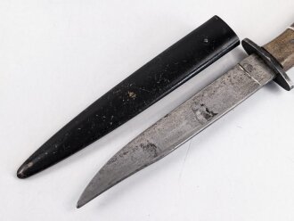 Kampfmesser / Stiefelmesser Wehrmacht. "Bowieklinge" Scheide Originallack
