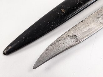 Kampfmesser / Stiefelmesser Wehrmacht. "Bowieklinge" Scheide Originallack
