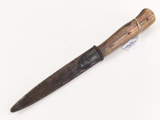 Kampfmesser / Stiefelmesser Wehrmacht. Hersteller " E. & F. Hörster Solingen" ,  Scheide Originallack