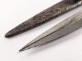 Kampfmesser / Stiefelmesser Wehrmacht. Hersteller " E. & F. Hörster Solingen" ,  Scheide Originallack