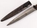 Kampfmesser / Stiefelmesser Wehrmacht. Hersteller " E. & F. Hörster Solingen" ,  Scheide Originallack