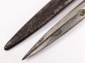 Kampfmesser / Stiefelmesser Wehrmacht. Hersteller " E. & F. Hörster Solingen" ,  Scheide Originallack