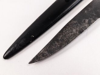 Kampfmesser / Stiefelmesser Wehrmacht. "Bowieklinge" Scheide Originallack