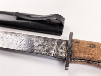 Kampfmesser / Stiefelmesser Wehrmacht. "Bowieklinge" Scheide Originallack